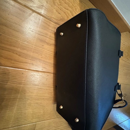 Elizabeth George leather bag black crossbody like new, unworn