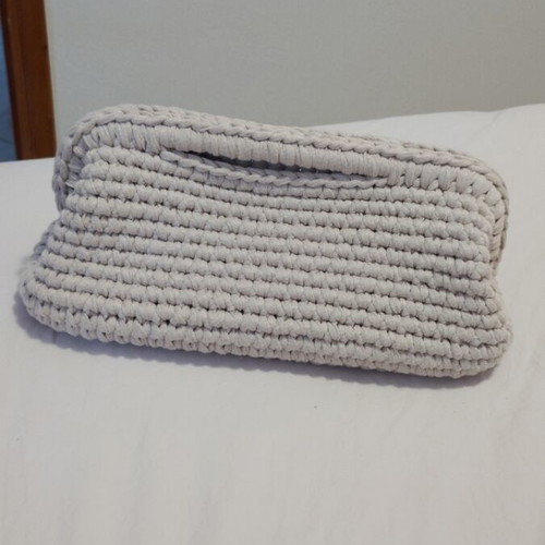 Handmade bag with frame beige, made of mako yarn