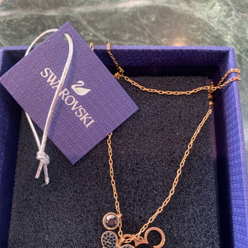 Swarovski necklace new, gold color