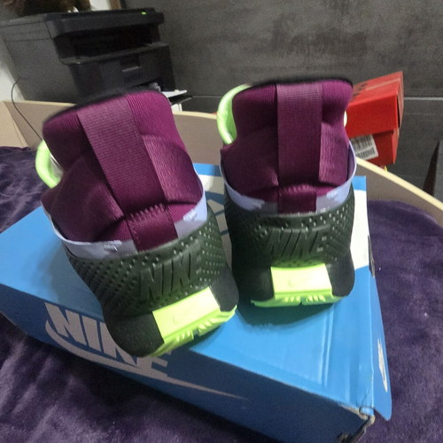 Nike GO FlyEase sneakers size 42.5, multicolor