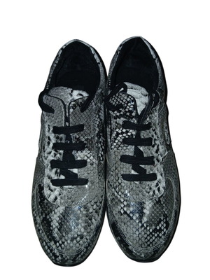 Sneakers like new with snake effect, black and white