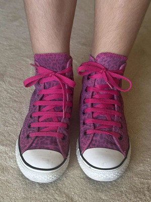 All Star Converse μποτάκια κοριτσίστικα μεταχειρισμένα, μέγεθος 36, μαύρο-ροζ