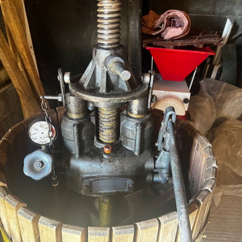 Grape press, Italian made