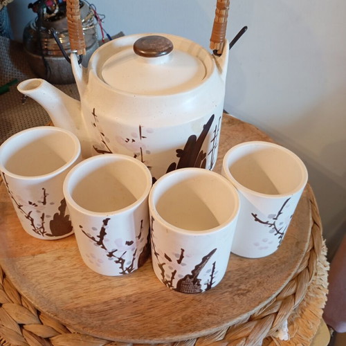 Handmade Japanese tea set like new, 23 cm teapot and 8 cups