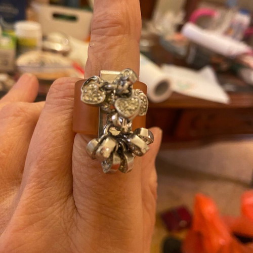 Ring with salmon rubber and beautiful designs like new