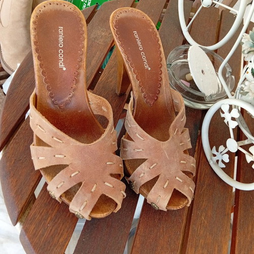 Leather Tampa sandals with wooden platform, like new, size 37