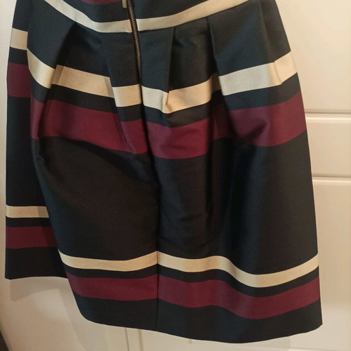 Desiree midi skirt like new, thick stiff fabric with lining, size M