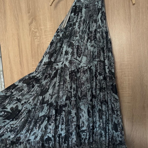 Short sleeveless dress with silver thread, like new, size M