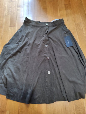Zara suede skirt size large with front buttons and tags brown, new
