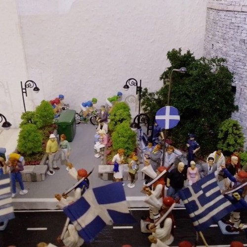 Athena figures diorama of military parade in Thessaloniki with Plexiglas box