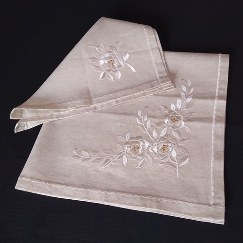 Set of 3 table linens with machine embroidery like new