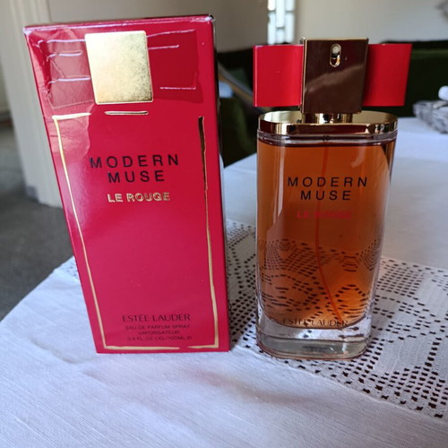 Modern Muse Le Rouge Eau de Parfum 100ml like new