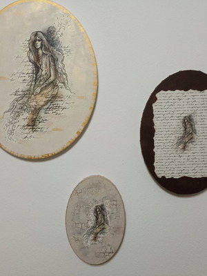 Set of 3 oval canvas frames with decoupage technique like new