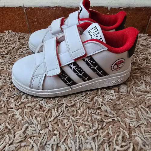 Adidas children's sneakers like new, size 27, white and red