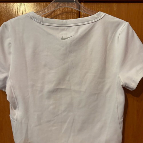 Nike women's sports t-shirt white slim fit like new