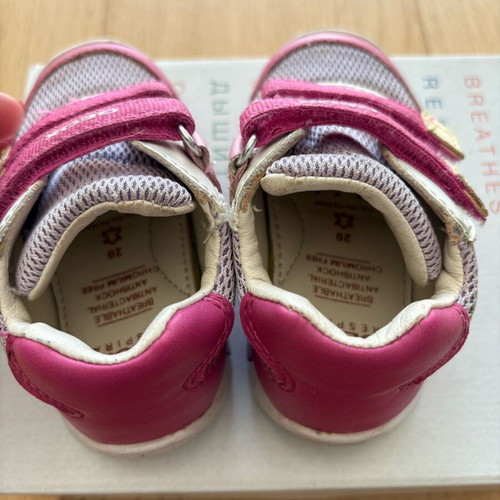 Geox baby shoes used with velcro No 20