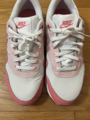 Nike Air Max αθλητικά σαν καινούργιο, μέγεθος 38.5, άσπρα και ροζ