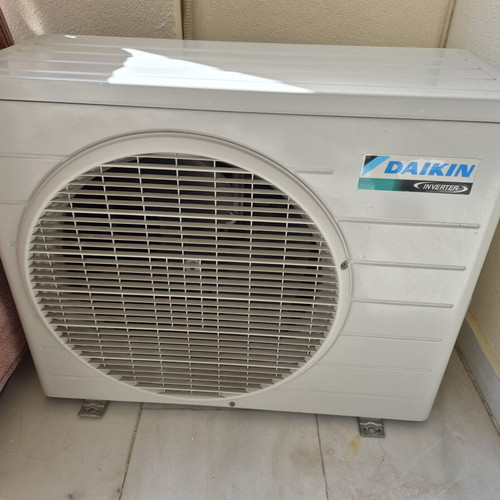 Daikin Inverter RX25J3V1B air conditioner like new, 9000 BTU