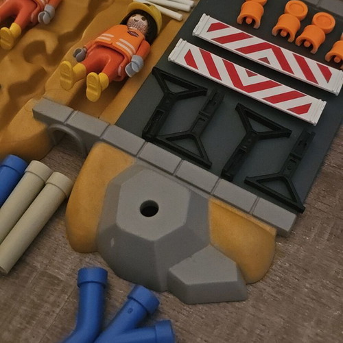 Playmobil 3126 construction repair site set, rare collectible 2002