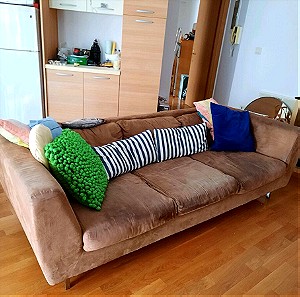 Τριθέσιος καναπές αλκαντάρα
