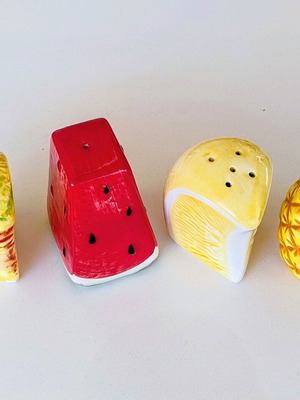 Vintage ceramic salt and pepper set 4 pieces fruit design
