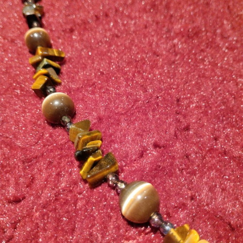 Necklace with tiger eye beads like new, brown shades