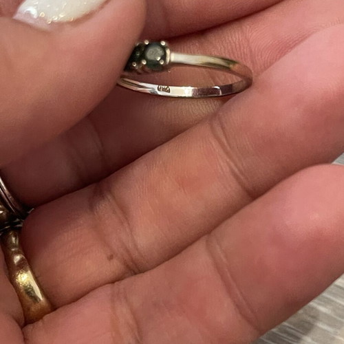 Gold 750 ring with emeralds, used, size 57