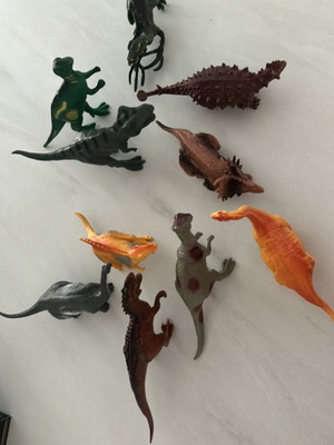Dinosaur figures like new, pack of 10