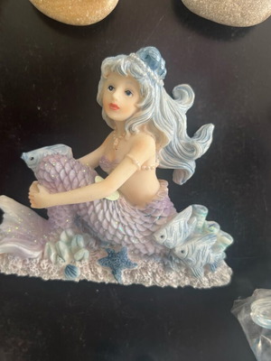 Mermaid magnets like new, set of 4 pieces