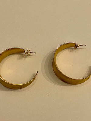Earrings like new