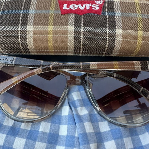 Levi's sunglasses new, brown