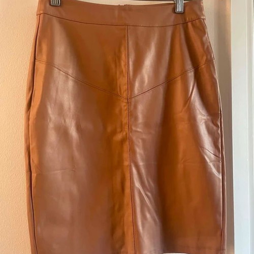 Leather pencil skirt size S like new, pink beige