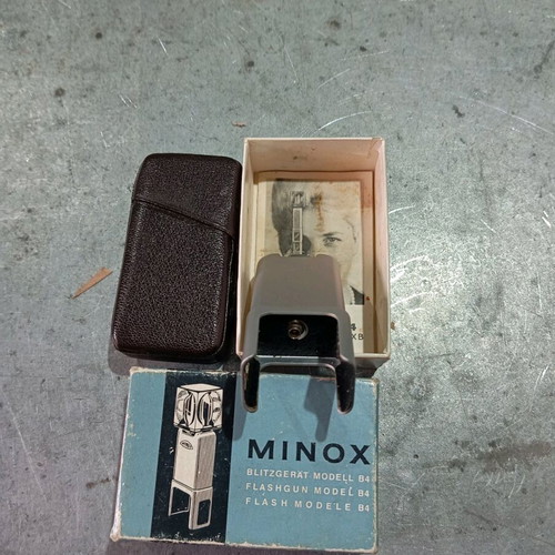 Minox flashgun model B4 σαν καινούργιο
