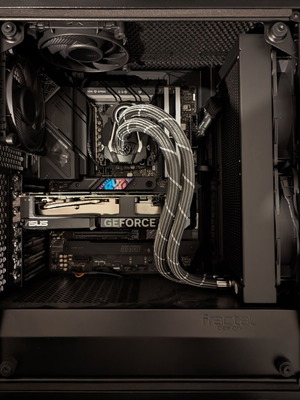 Gaming Workstation Desktop PC with Intel Core i5-13600K and Liquid Cooling