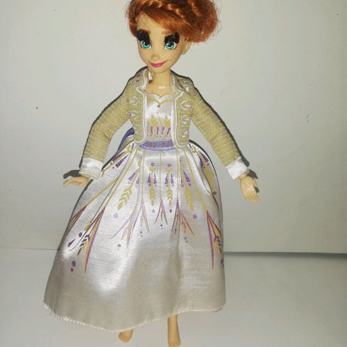 Disney Frozen Anna doll used with many joints and perfect dress
