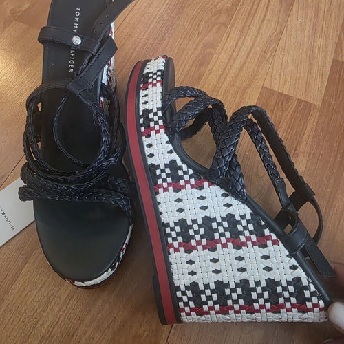 Tommy Hilfiger sandals new, genuine leather, size 38.5