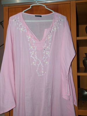 Pink kaftan used I&D one size with embroidery and bell sleeve