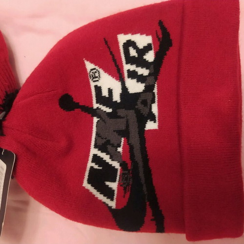 Jordan hat and gloves new with tags, for ages 4 to 6, red