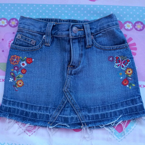 Benetton denim skirt like new for girl size 82