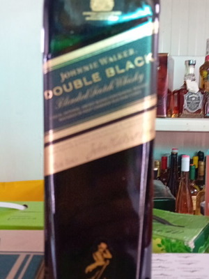 Johnnie Walker Double Black νέο ουίσκι