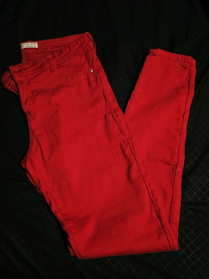 Παντελόνι Bershka κόκκινο σαν καινούργιο, βαμβακερό και ελαστικό μέγεθος L