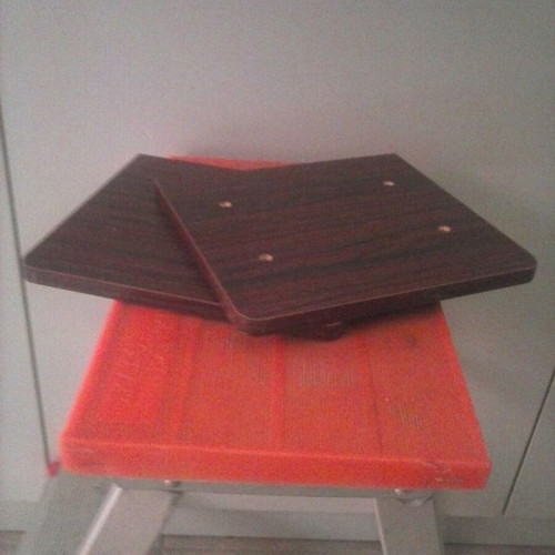 Wooden floor-standing CD tower for 100 CDs mahogany color, new
