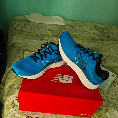 New Balance 520 v8 athletic shoes new, white and blue, size 43
