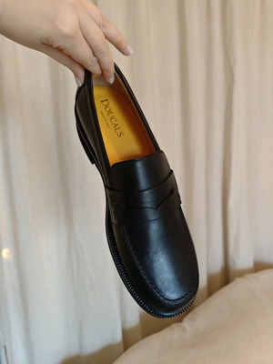 Doucal's leather loafers brand new with tags, size 40, black