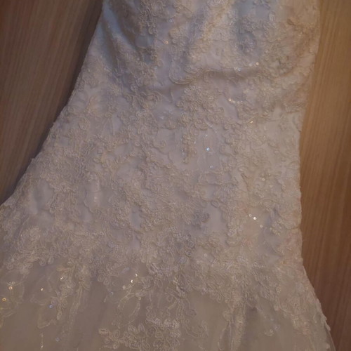 Demetrios wedding dress like new, strapless with French lace