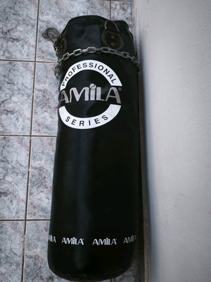 Amila Professional Series punching bag used 90x26