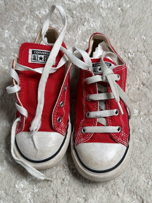Converse All Star size 26 used, need laces