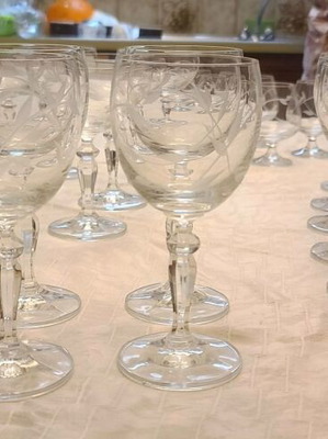 Σετ κρυστάλλινα ποτήρια με χάραξη, 37 τεμάχια, σε άριστη κατάσταση