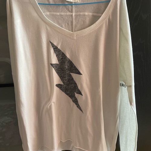 BSB white oversized blouse L like new with lightning design