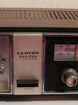 Vintage radio used, needs repair